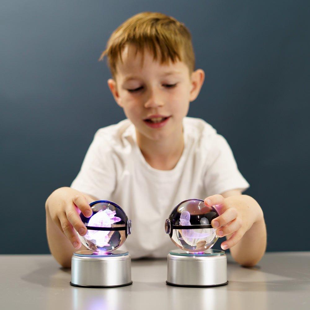 Pokémon Kristal Lichtgevende Pokéball - Klikenkopen.nl